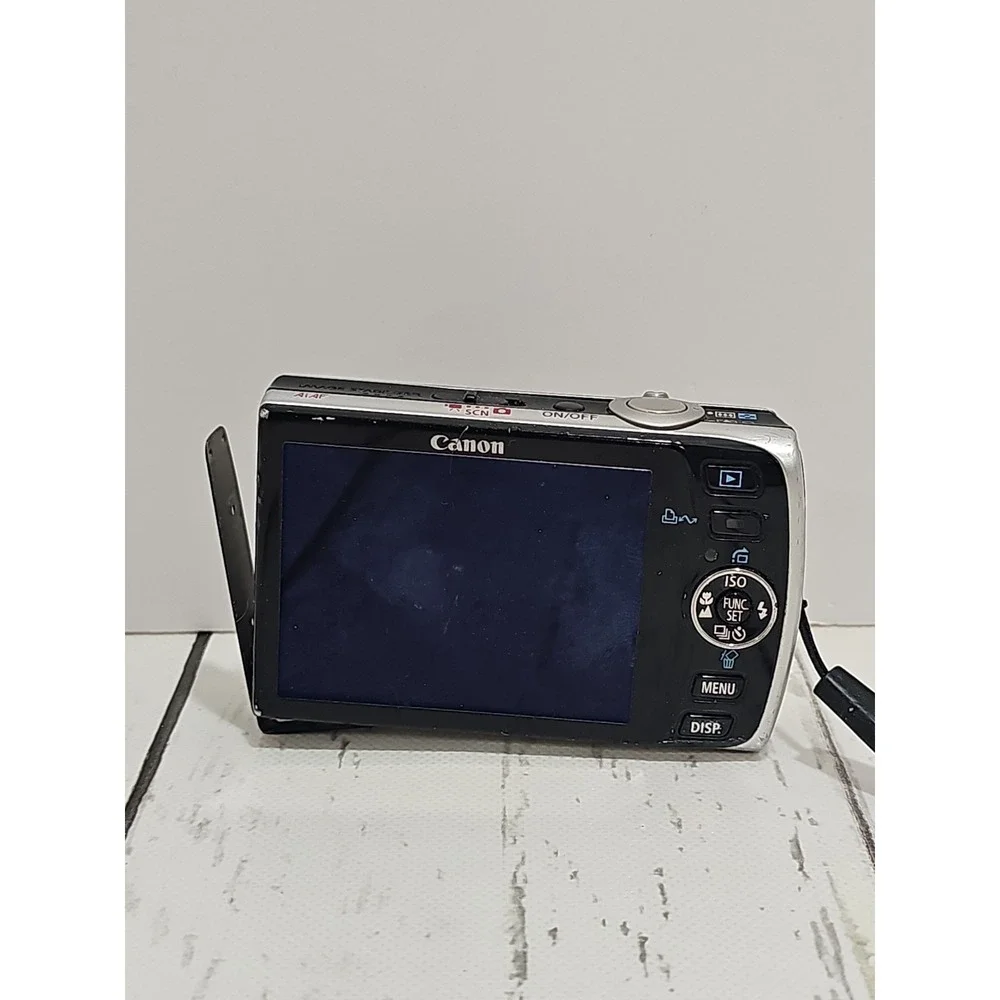 Canon PowerShot SD 870 IS Digital ELPH 8.0MP 3.8x Digital - Silver FOR PARTS